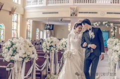 女友甩出45万婚礼清单让男生崩溃，网友：这么好的女友不要给我