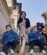 2018年，买英国男子精子的山东美女，生了3个混血儿，如今咋样？